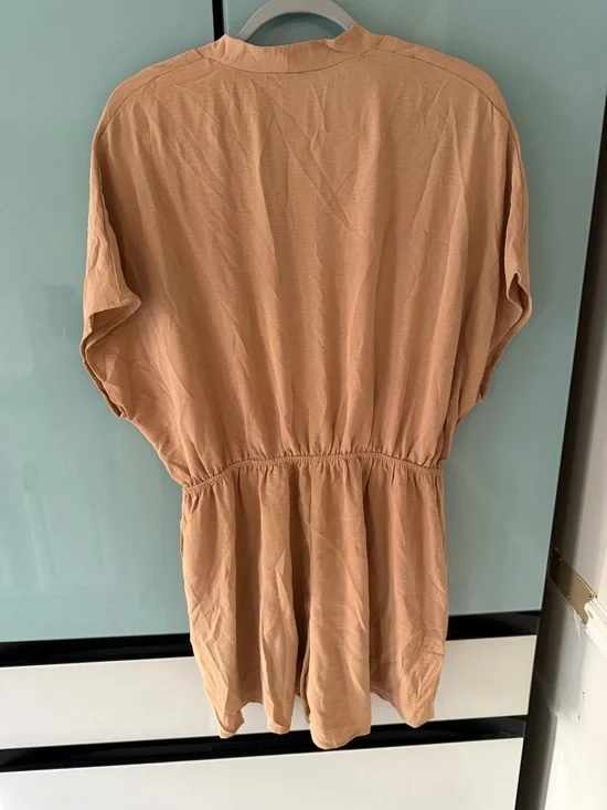 Cupshe Tan Short Sleeve V-Neck Romper - Picture 4 of 5